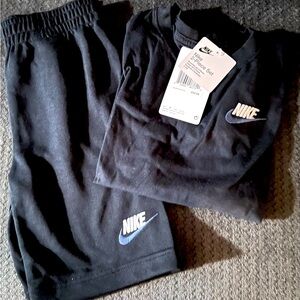 New Nike T-Shirt & Shorts Set Boy's 2-Piece  Sz. 7 black